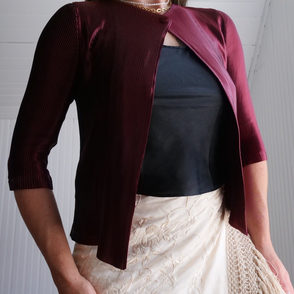 Gorgeous Masaki‎ Matsuka Pleats Unlimited Burgundy Top